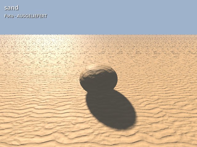 Sand mit Foto — und hier ist es umgekehrt: echte Windrippeln, die die gerechnete Fassung nicht hat. Sand lebt im Streiflicht, nicht in der Farbe; das war vorhergesagt und hat sich bestätigt.